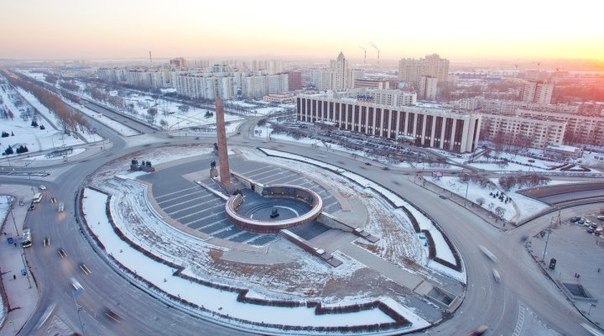 Монумент героическим защитникам Ленинграда